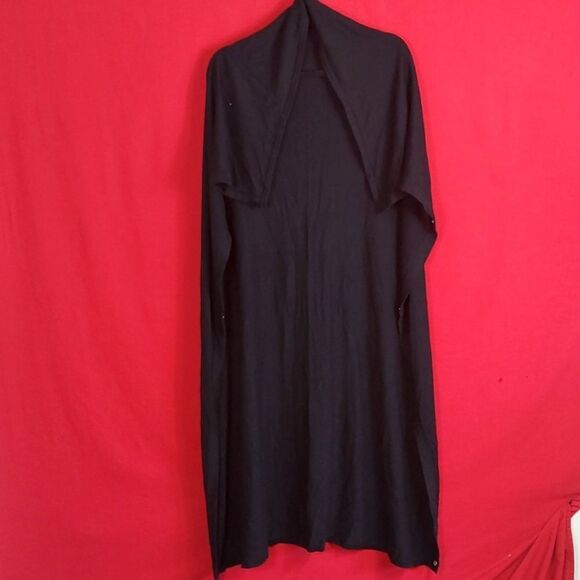 NEW Lululemon Rejuvenate Scarf in Black - Picture 2 of 3